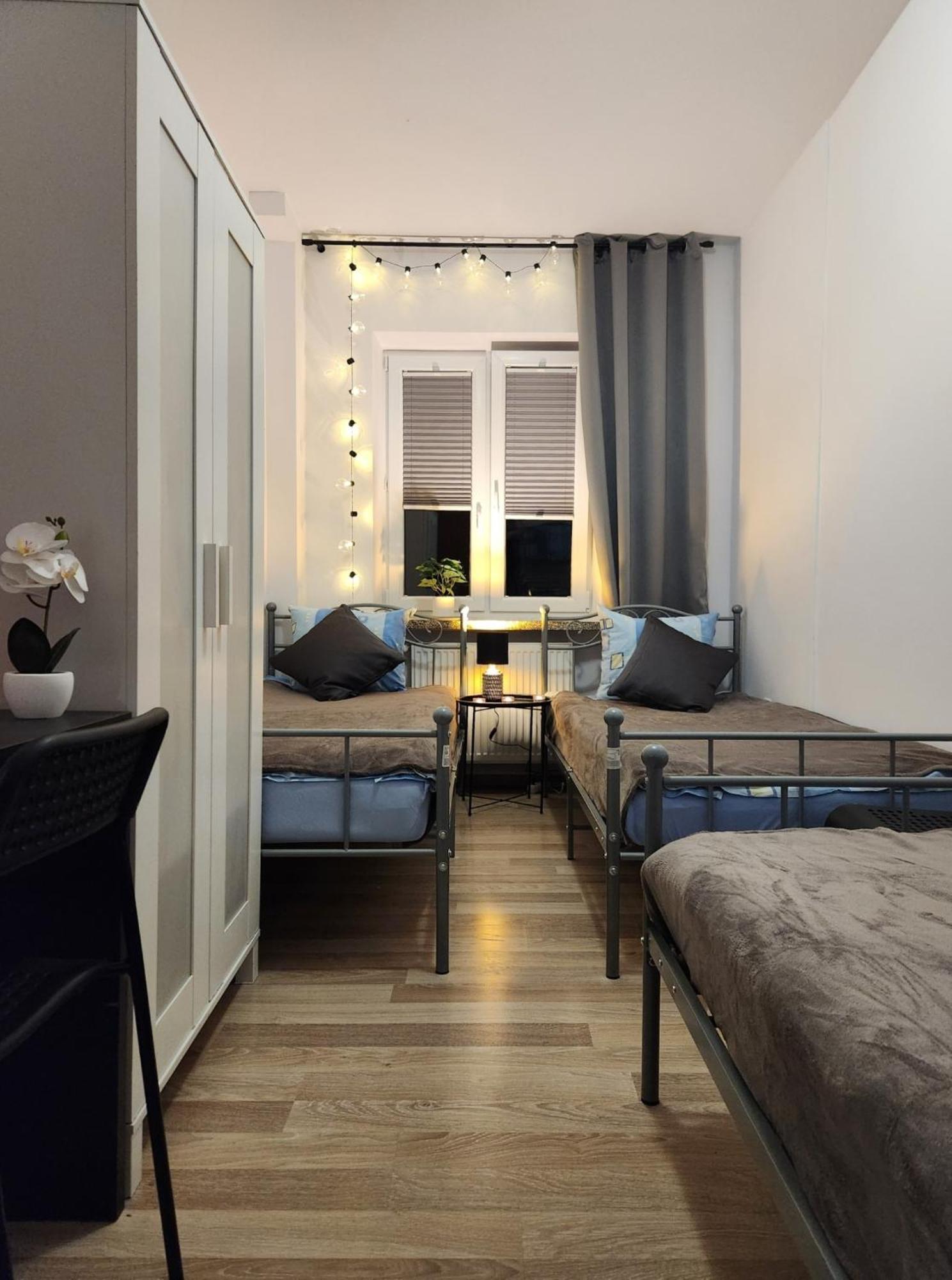 Auberge de jeunesse Pod Czapla à Varsovie Extérieur photo