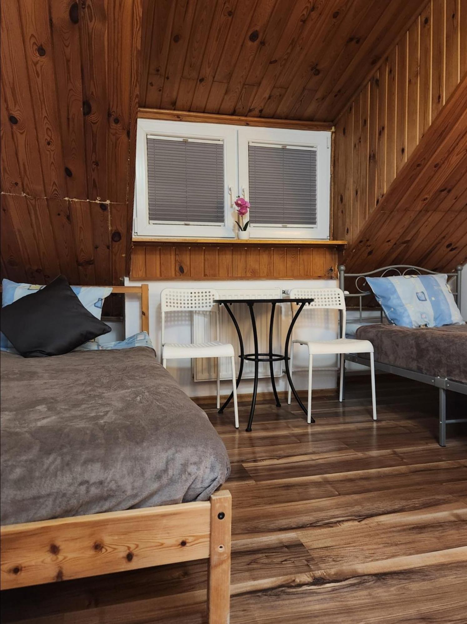 Auberge de jeunesse Pod Czapla à Varsovie Extérieur photo